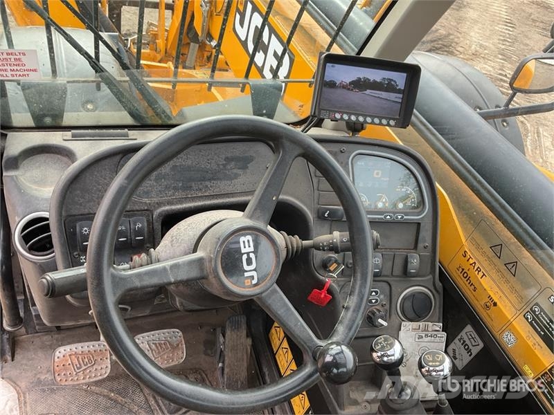 JCB 540-140 مناولات متداخلة