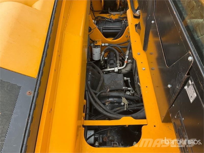 JCB 540-140 مناولات متداخلة