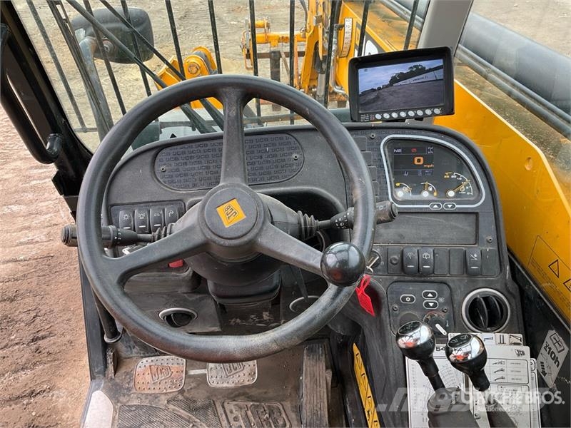 JCB 540-140 مناولات متداخلة