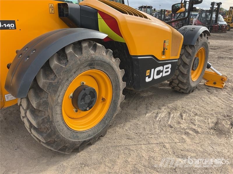 JCB 540-140 مناولات متداخلة