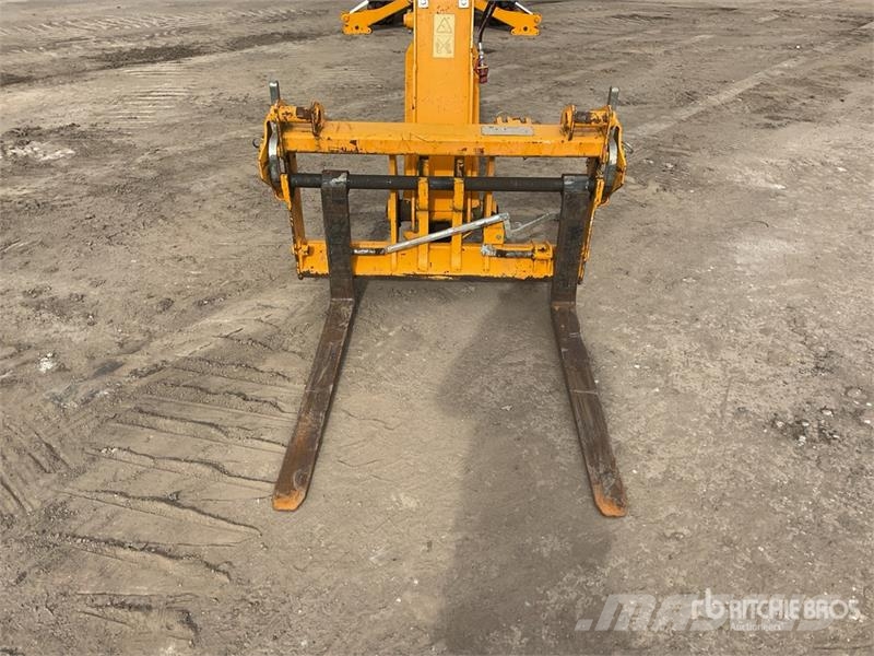 JCB 540-140 مناولات متداخلة