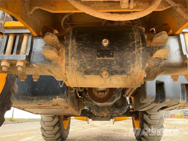 JCB 540-140 مناولات متداخلة