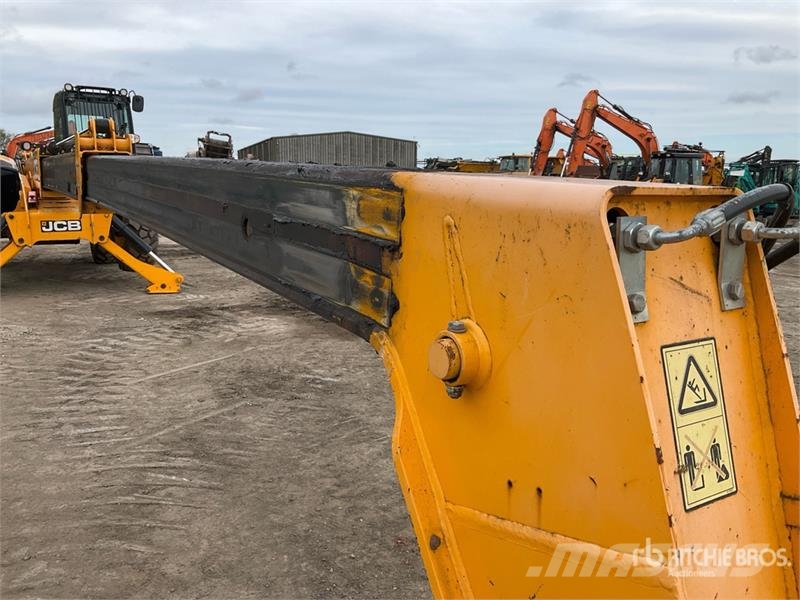 JCB 540-140 مناولات متداخلة