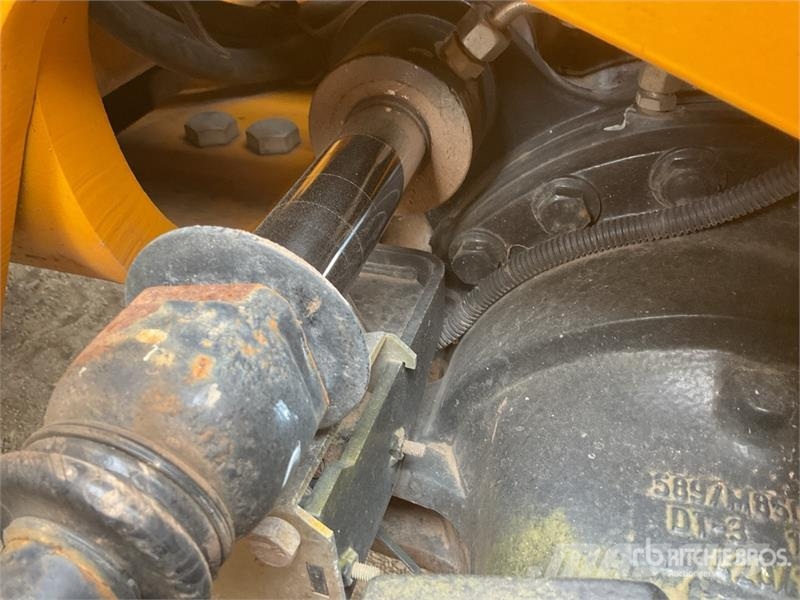 JCB 540-140 مناولات متداخلة