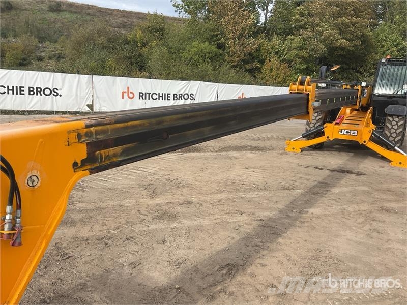 JCB 540-140 مناولات متداخلة