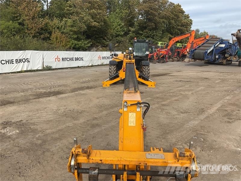 JCB 540-140 مناولات متداخلة