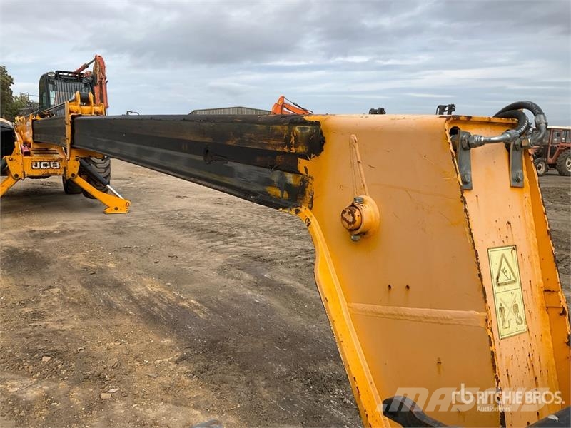 JCB 540-140 مناولات متداخلة