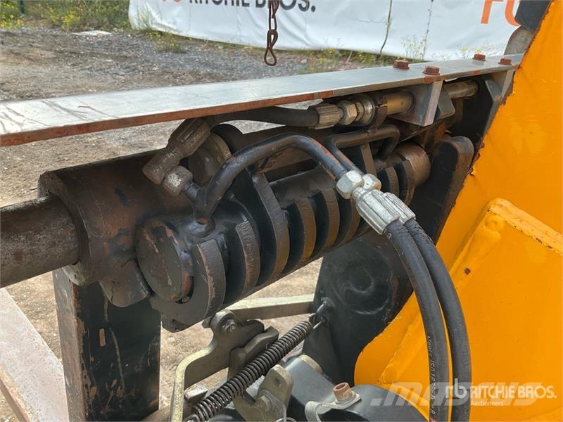 JCB 540-140 مناولات متداخلة
