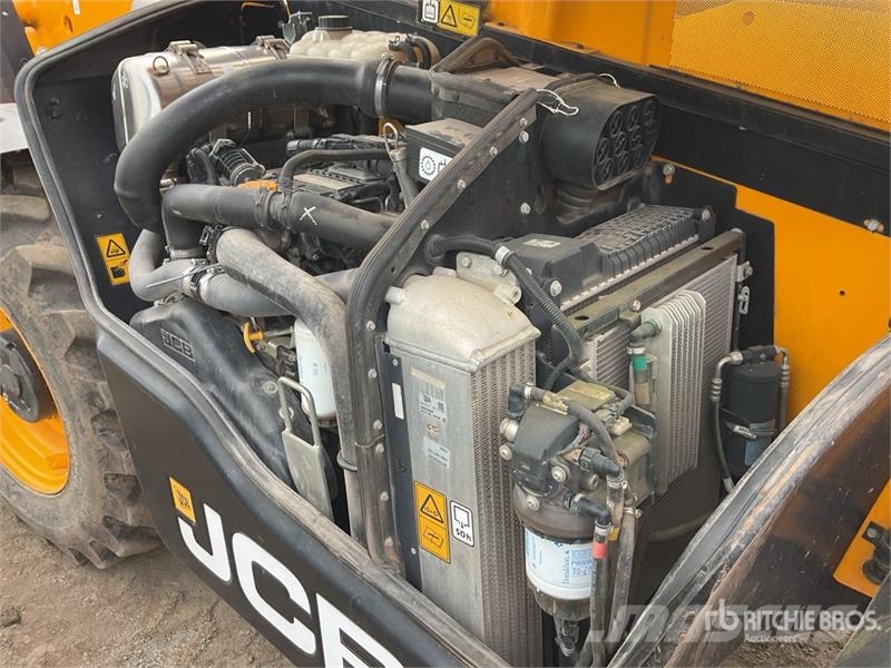 JCB 540-140 مناولات متداخلة