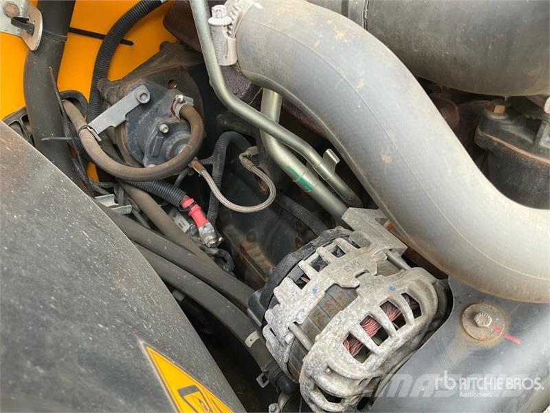 JCB 540-140 مناولات متداخلة