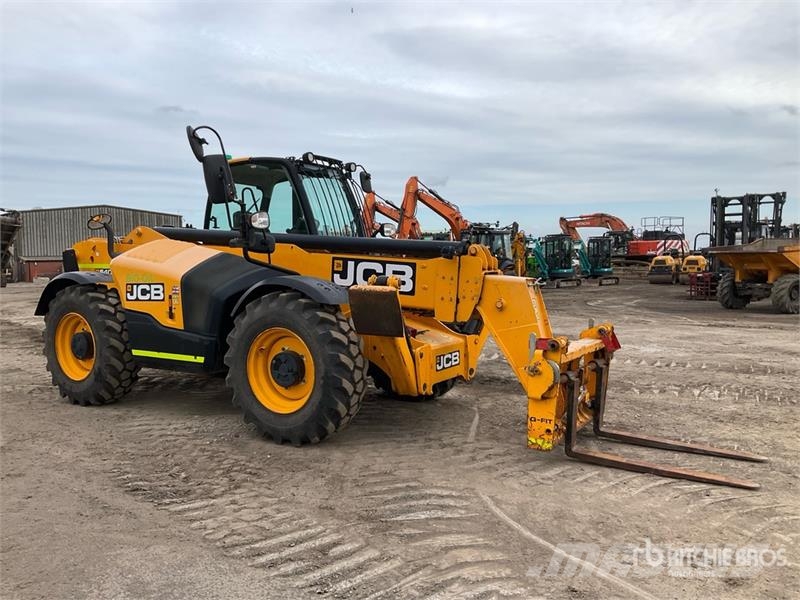 JCB 540-140 مناولات متداخلة