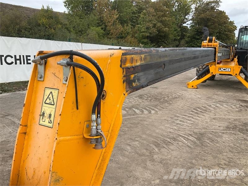 JCB 540-140 مناولات متداخلة