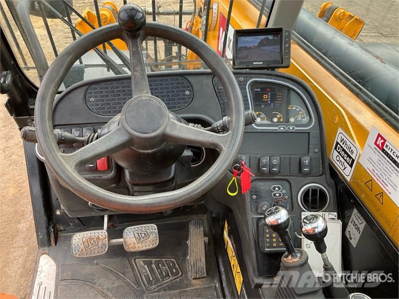 JCB 540-140 مناولات متداخلة