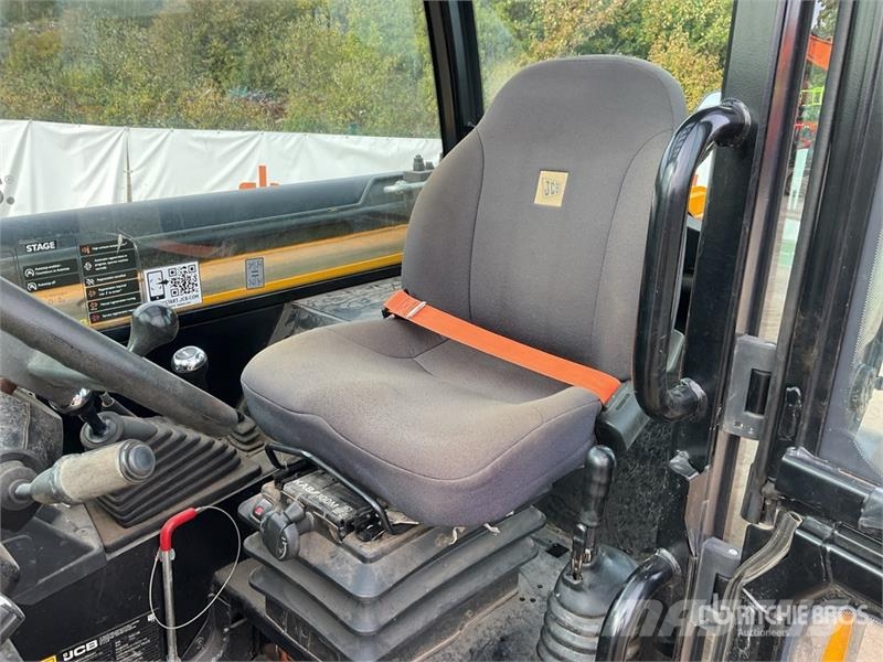 JCB 540-140 مناولات متداخلة