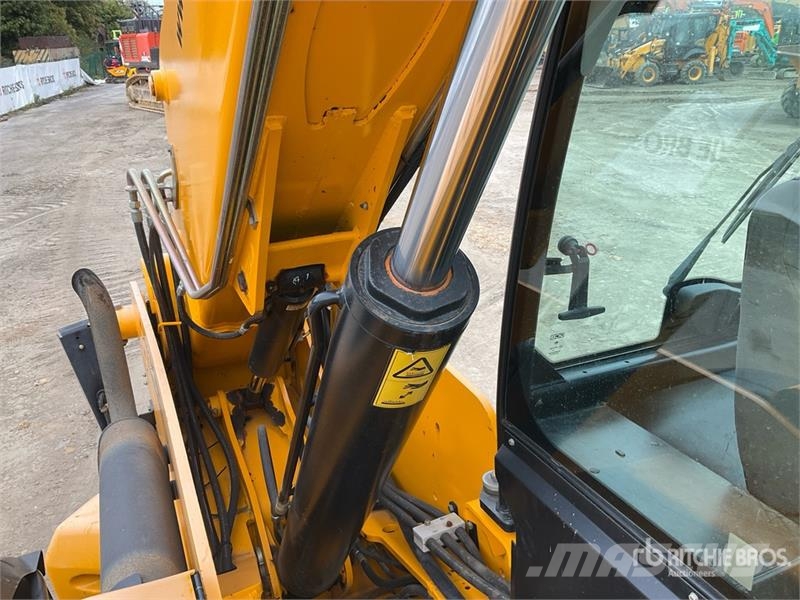 JCB 540-140 مناولات متداخلة