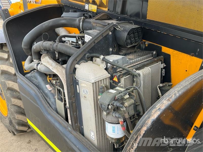 JCB 540-140 مناولات متداخلة