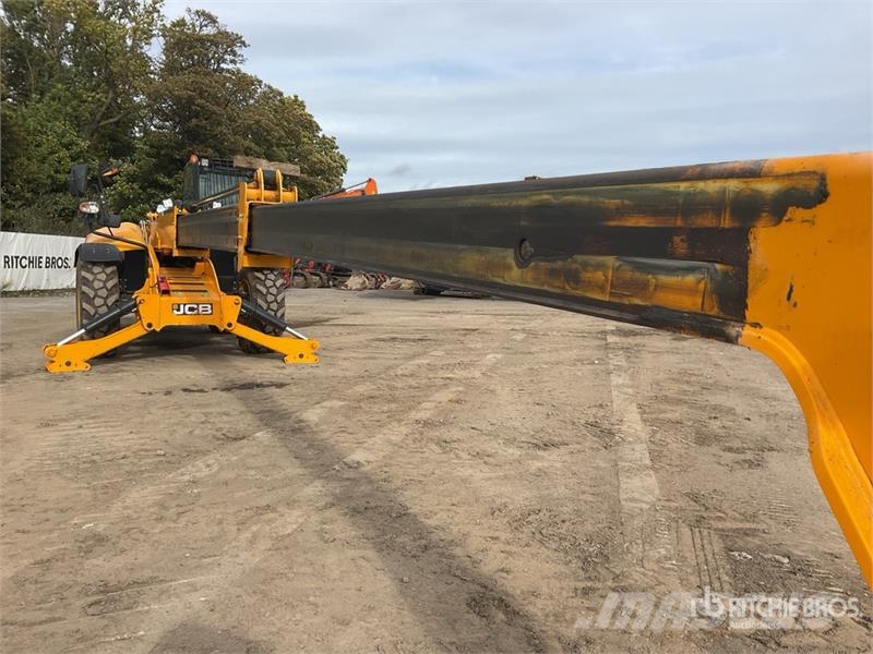 JCB 540-140 مناولات متداخلة