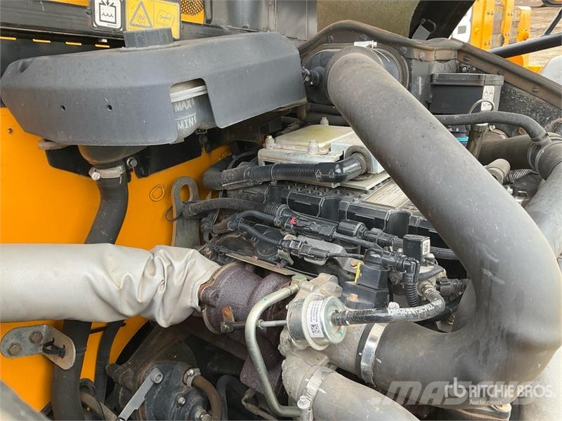 JCB 540-140 مناولات متداخلة