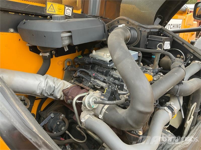 JCB 540-140 مناولات متداخلة