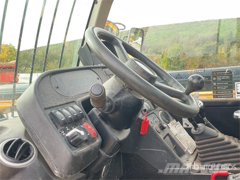JCB 540-140 مناولات متداخلة