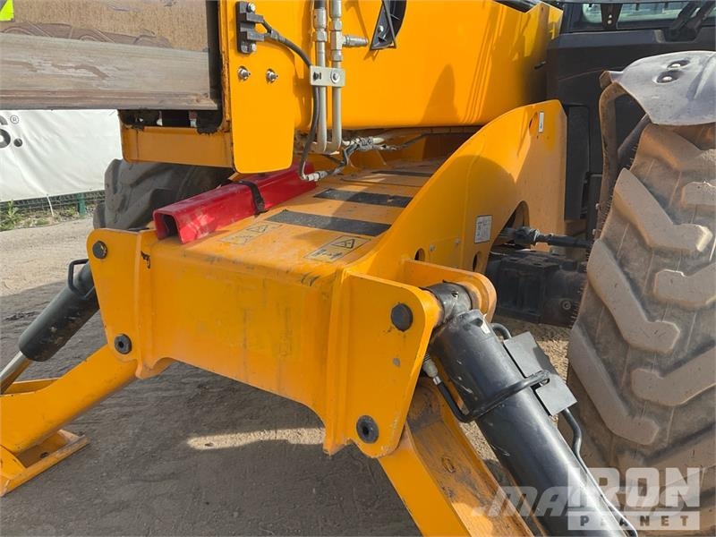 JCB 540-140 Teleszkópos rakodók