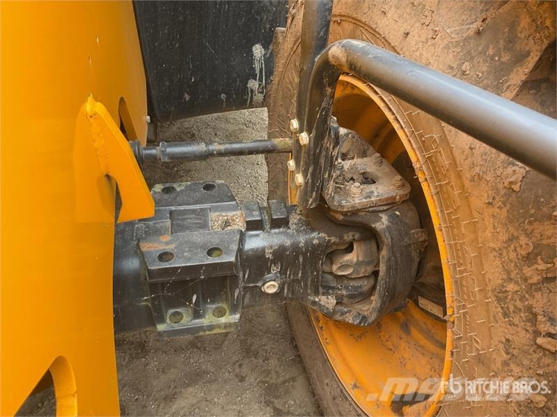 JCB 540-140 مناولات متداخلة