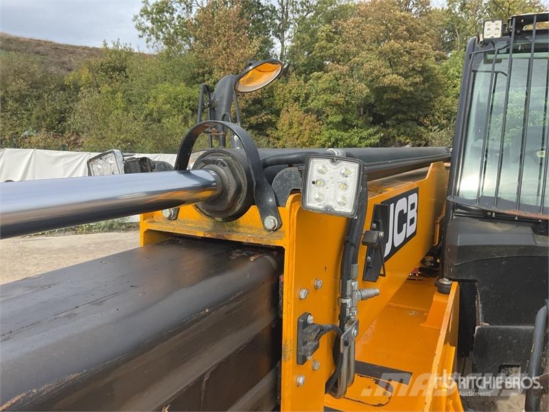 JCB 540-140 مناولات متداخلة