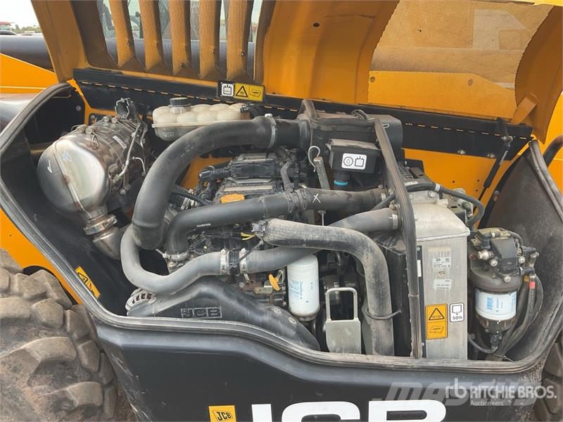 JCB 540-140 مناولات متداخلة