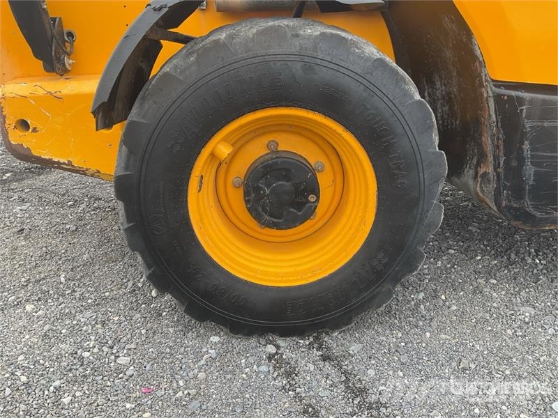 JCB 540-180 Telehandler 伸缩臂叉装车|叉装车