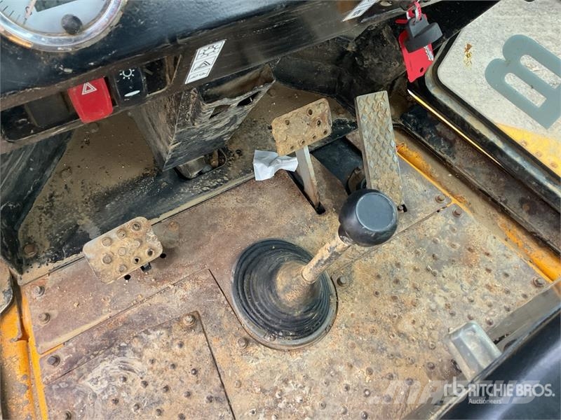 JCB 6ST 6 ton 4x4 Swivel Dumper Väikekallurid
