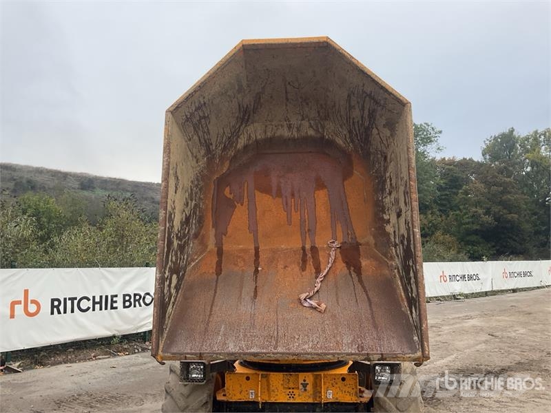 JCB 6ST 6 ton 4x4 Swivel Dumper Väikekallurid