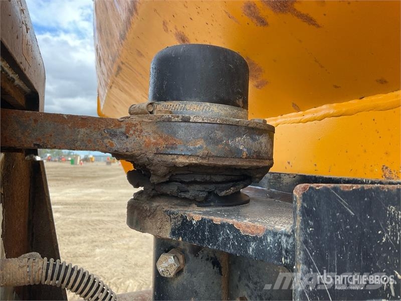 JCB 6TFT 4x4 Dumper عربات نقل قلابة للمواقع