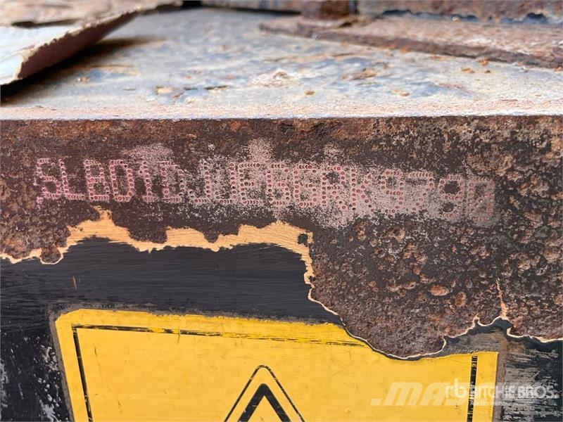 JCB 6TFT 4x4 Dumper عربات نقل قلابة للمواقع