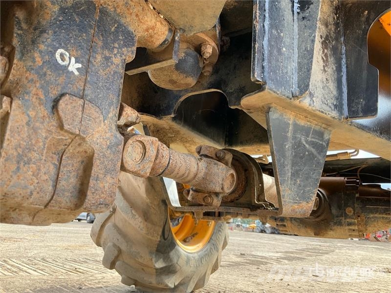 JCB 6TFT 4x4 Dumper عربات نقل قلابة للمواقع