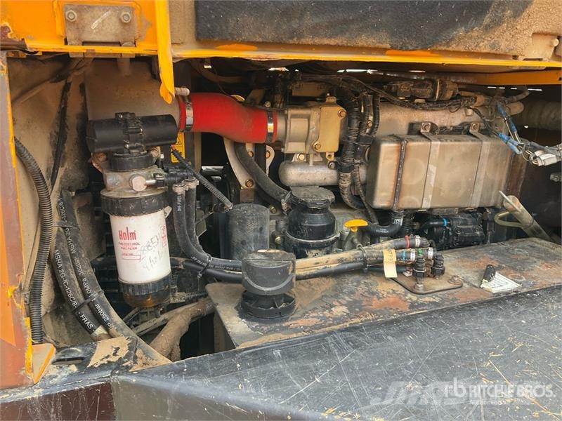 JCB 6TFT 4x4 Dumper عربات نقل قلابة للمواقع