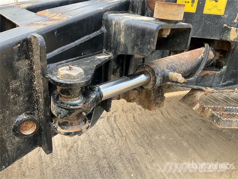 JCB 6TFT 4x4 Dumper عربات نقل قلابة للمواقع