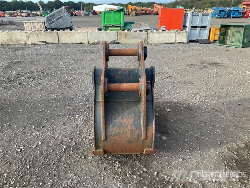 JCB 700 mm Digging Excavator Bucket Kanalak