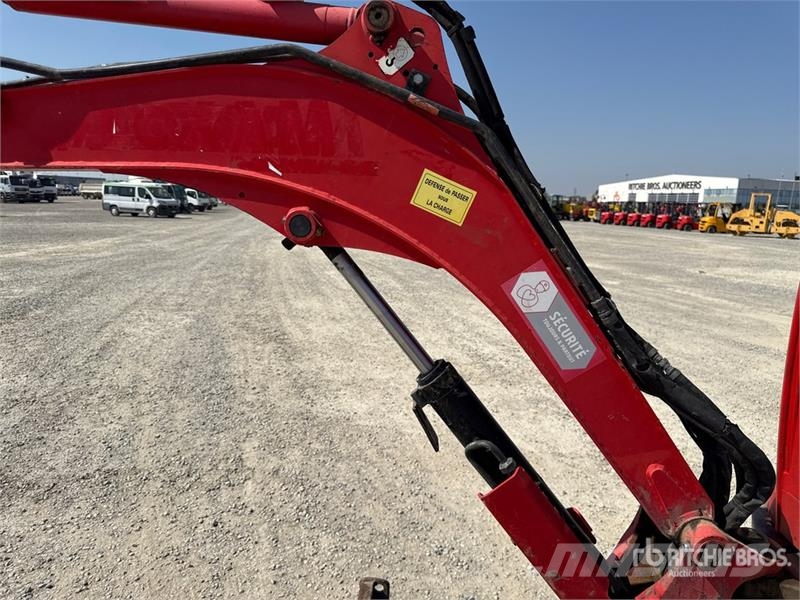 JCB 8025 ZTS 小型挖掘机
