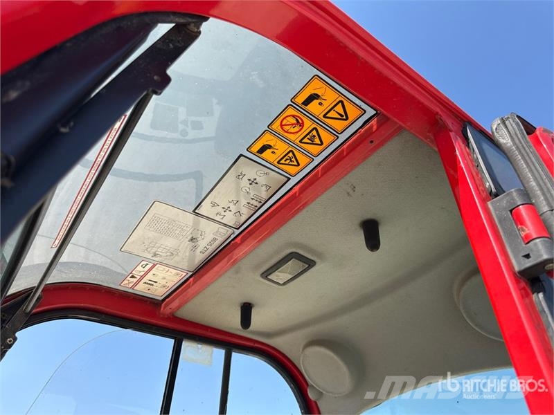 JCB 8025 ZTS 小型挖掘机
