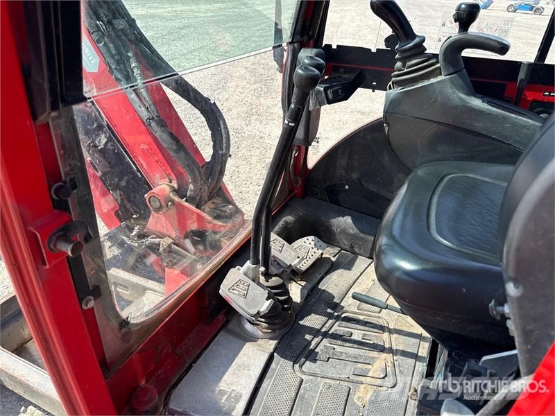 JCB 8025 ZTS 小型挖掘机