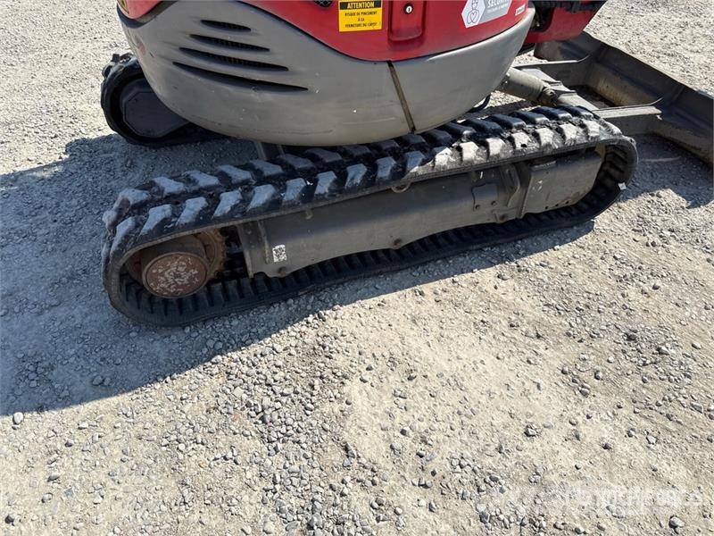 JCB 8025 ZTS 小型挖掘机