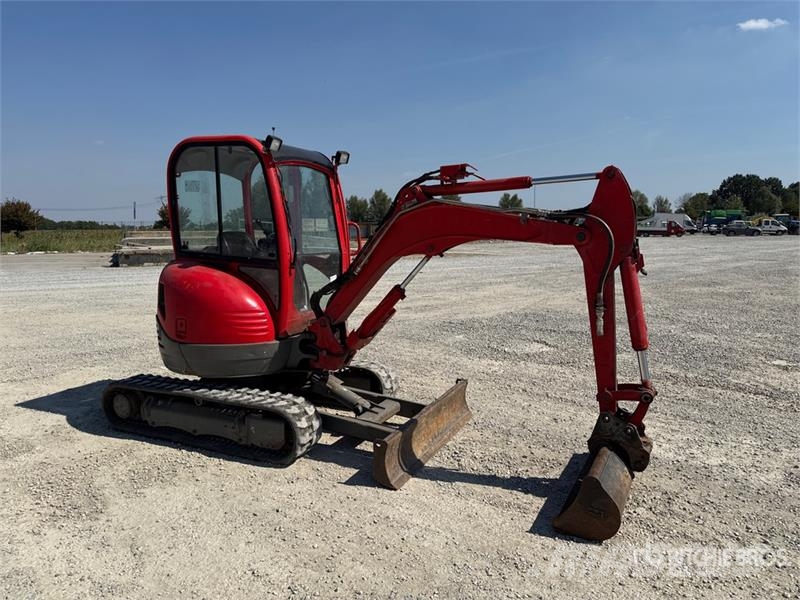 JCB 8025 ZTS 小型挖掘机