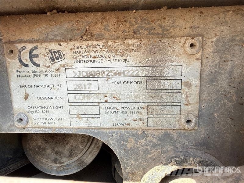 JCB 8025 ZTS 小型挖掘机
