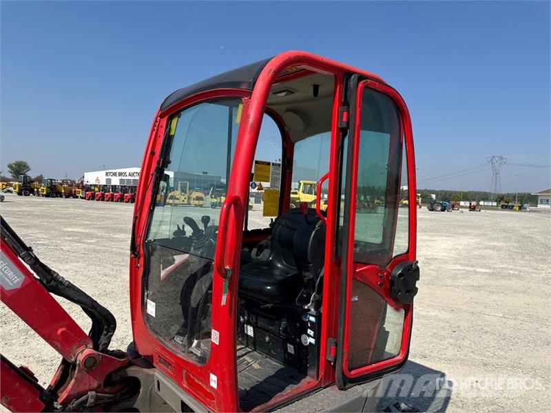 JCB 8025 ZTS 小型挖掘机