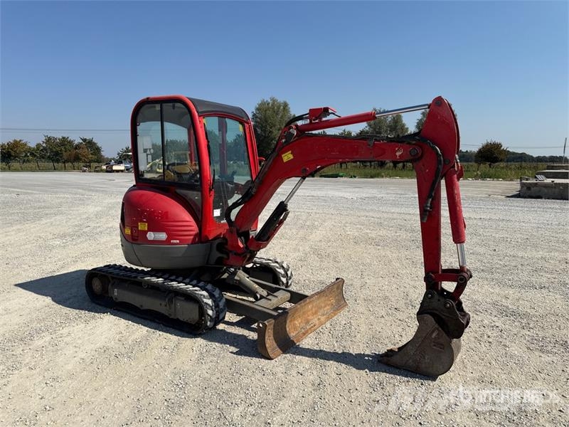 JCB 8025 ZTS 小型挖掘机
