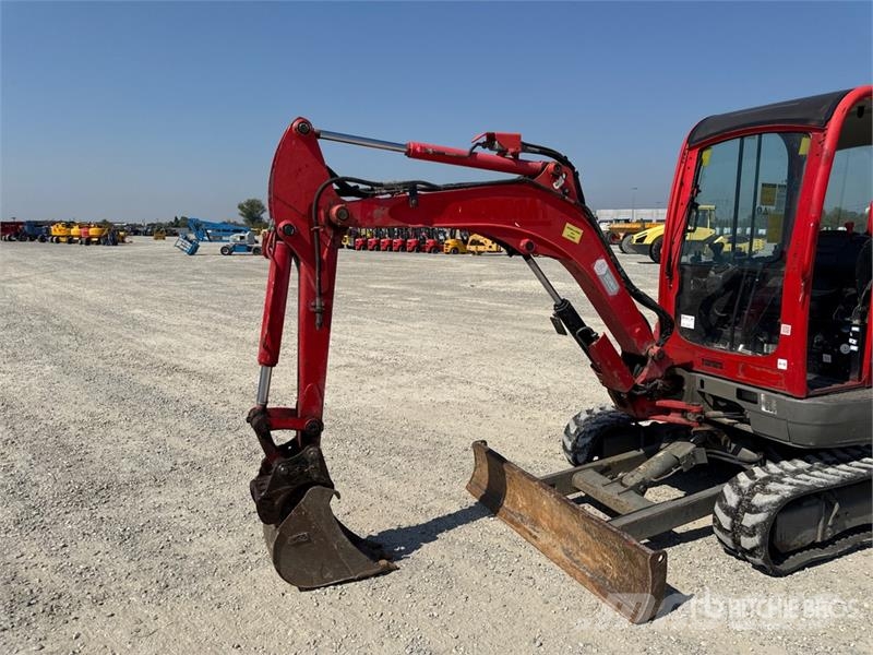JCB 8025 ZTS 小型挖掘机