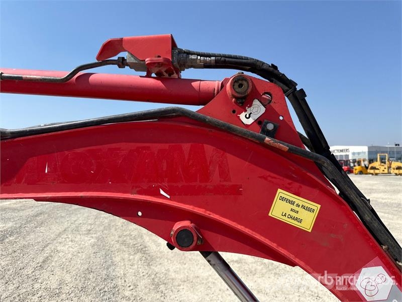 JCB 8025 ZTS 小型挖掘机