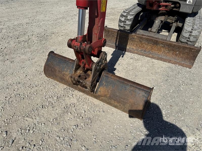 JCB 8025 ZTS 小型挖掘机