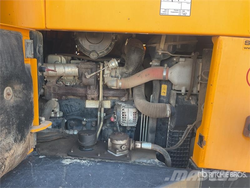JCB 9 ton 4x4 Dumper Ne cestni demperji