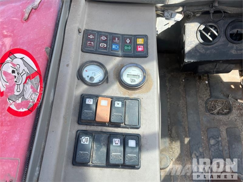 JCB 940 4x4 Rough Terrain Forklift Geländestapler